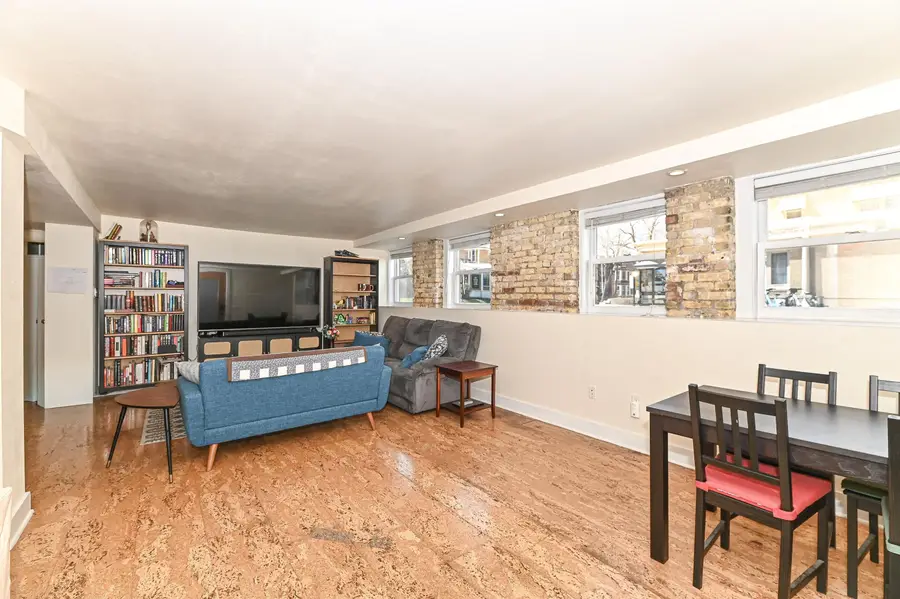 1904 N Farwell Ave, Milwaukee, WI 53202 - #3