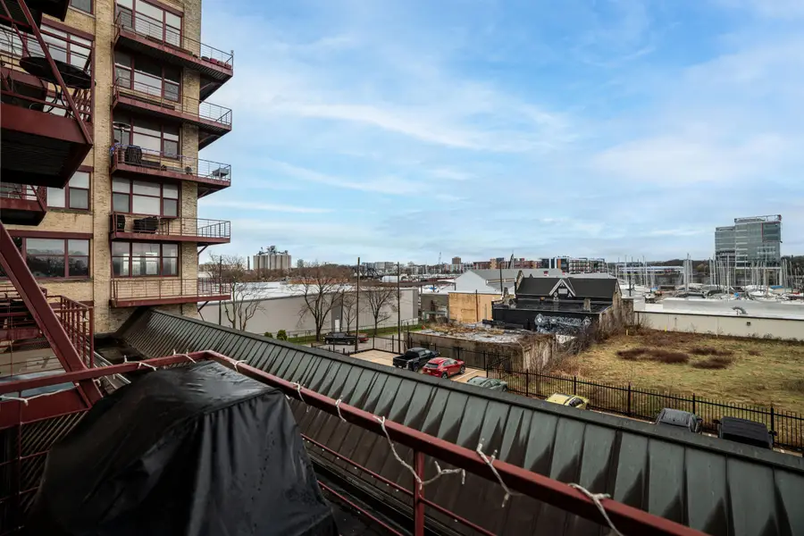 215 W Maple St, Milwaukee, WI 53204 - #2