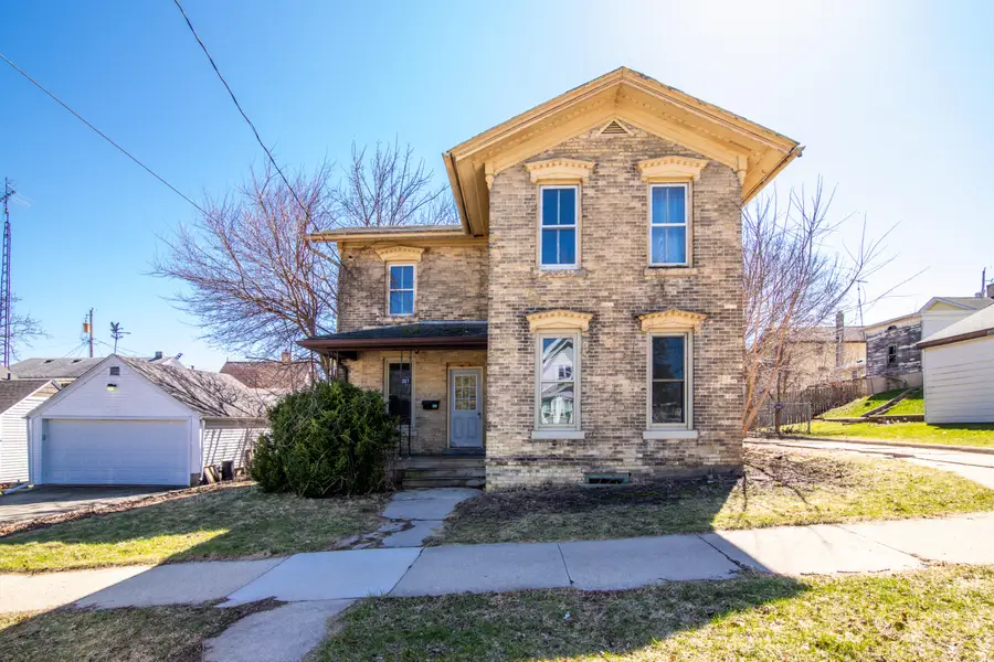 307 W Cady St, Watertown, WI 53094 - #2
