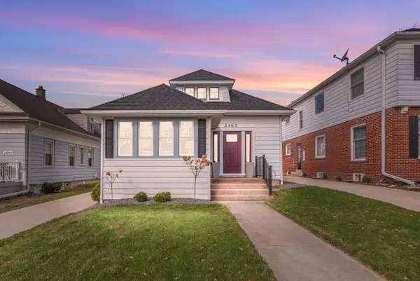 2463 N 65th St, Wauwatosa, WI 53213
