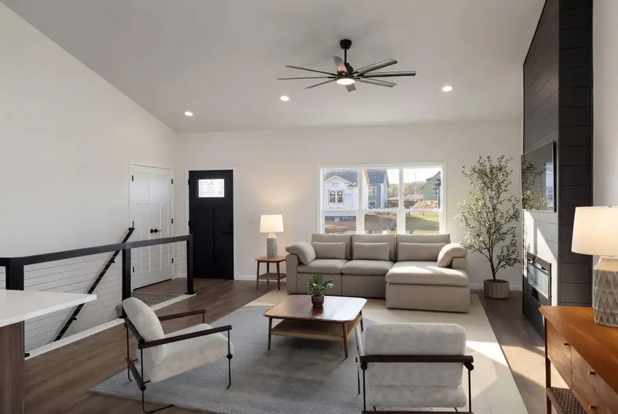 270 Southern Dr, Holmen, WI 54636 - #3