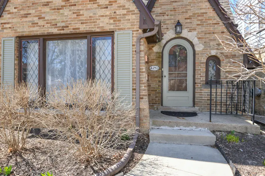 4253 S Austin St, Milwaukee, WI 53207 - #2