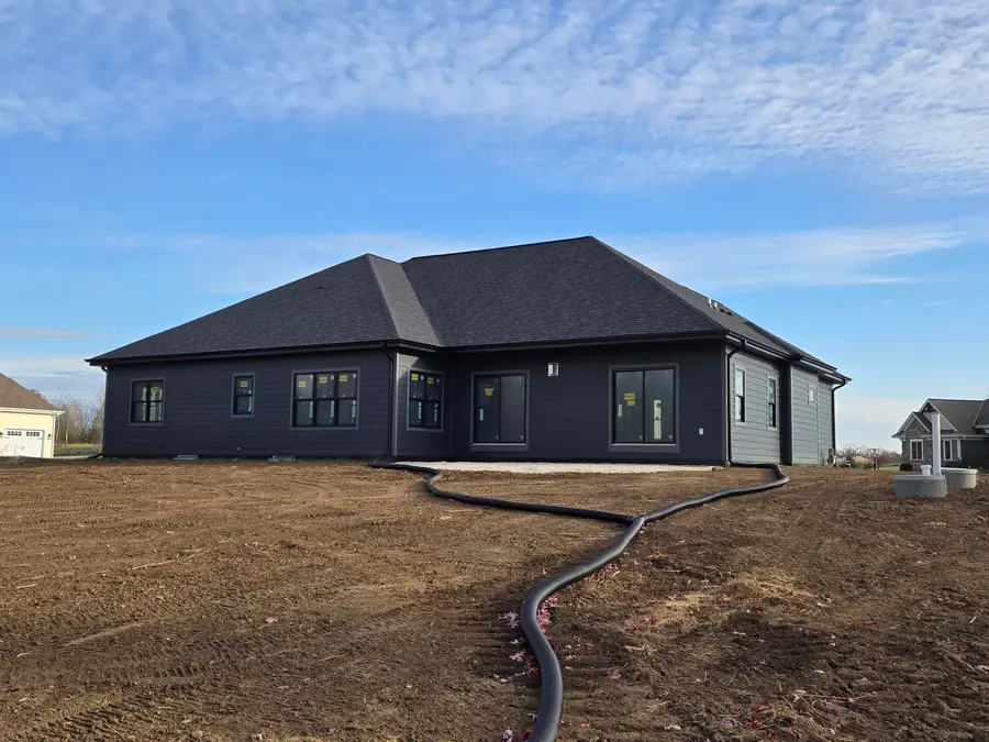 S64W22860 Garrett Dr, Waukesha, WI 53189 - #2