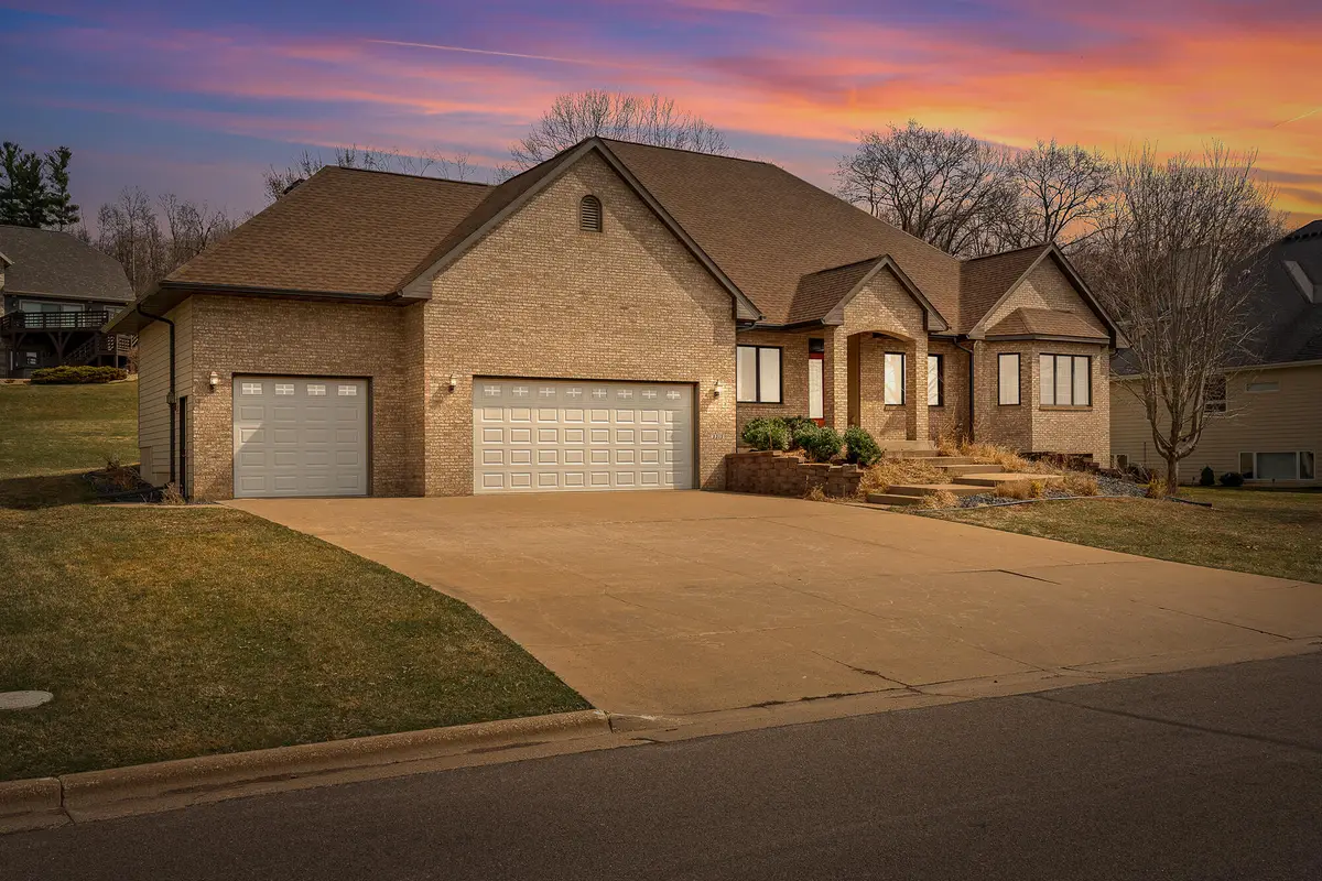 3315 Augusta Ln, Onalaska, WI 54650 - #1