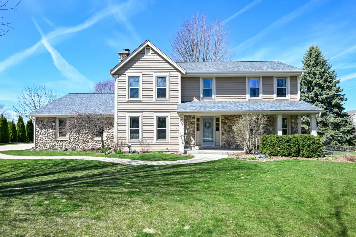1624 Legend Cir, Waukesha, WI 53189 - #1