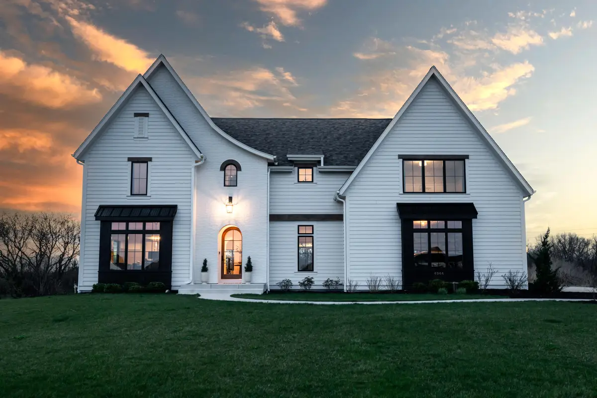 4066 Hawthorn Farm Ct, Delafield, WI 53018 - #1