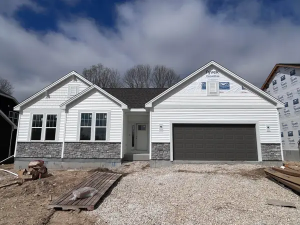 1121 Mt Vernon Dr, Hartford, WI 53027