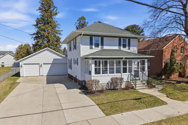 1726 27th St, Two Rivers, WI 54241