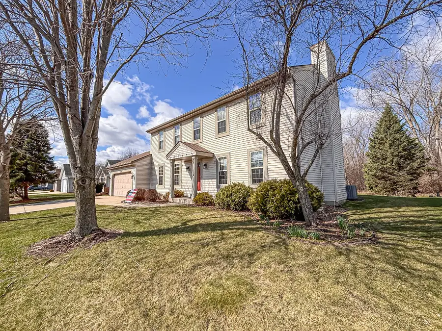 5900 Randal Ln, Caledonia, WI 53402 - #2