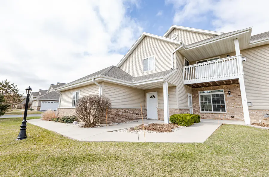 W197N17110 Stonewall Dr, Jackson, WI 53037 - #3