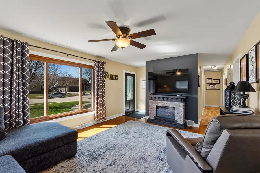 N169W20242 Wilshire Dr, Jackson, WI 53037 - #3