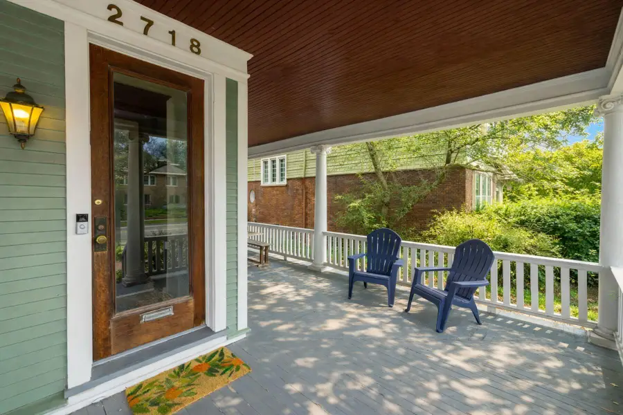 2718 E Kenwood Blvd, Milwaukee, WI 53211 - #2