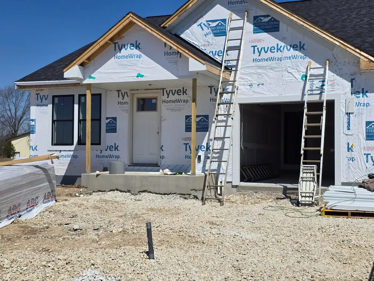 W219N16394 Jasmine Ct, Jackson, WI 53037 - #1