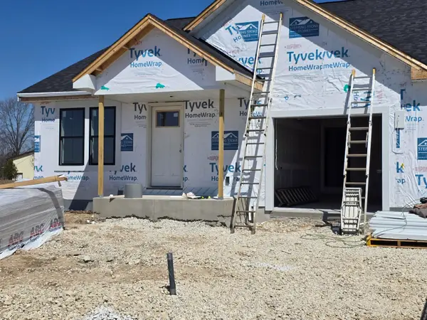 W219N16394 Jasmine Ct, Jackson, WI 53037