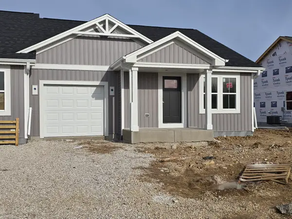 624 Harvest Ln, Hartford, WI 53027