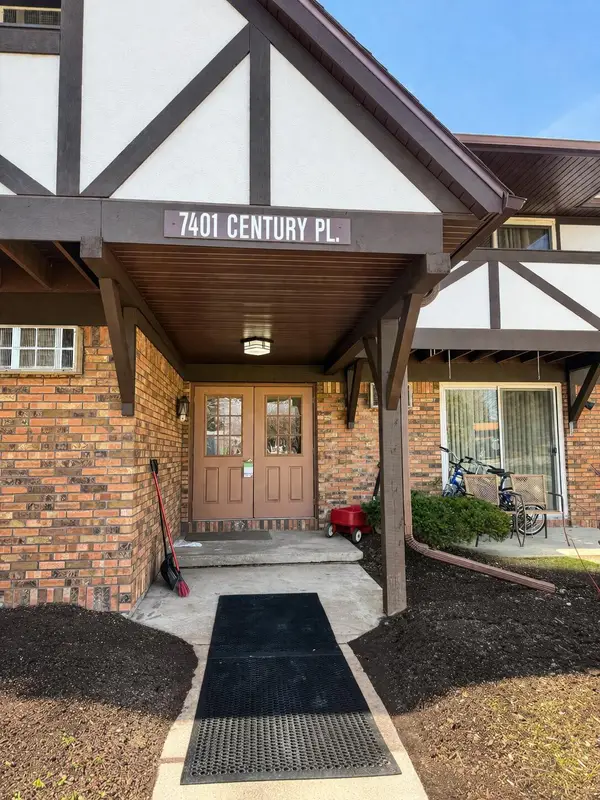 7401 Century Pl, Middleton, WI 53562