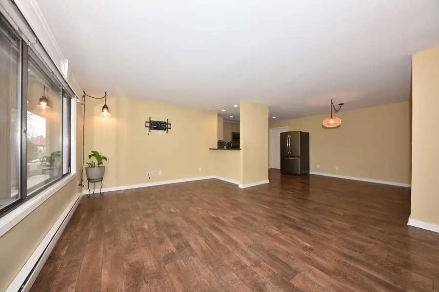 1612 S Coachlight Dr, New Berlin, WI 53151 - #3