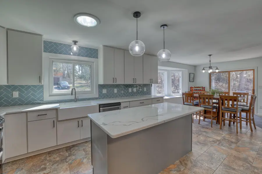 n29w26677 Peterson Dr, Pewaukee, WI 53072 - #3