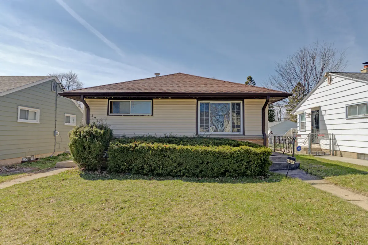 5935 N 71st St, Milwaukee, WI 53218 - #1