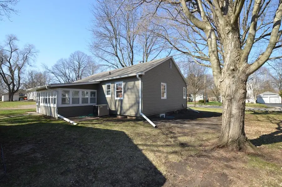 429 S Whiton St, Whitewater, WI 53190 - #3