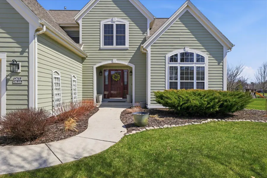 W348N5818 Snapdragon Ct, Oconomowoc, WI 53066 - #3