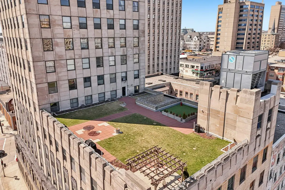 606 W Wisconsin Ave, Milwaukee, WI 53203 - #1