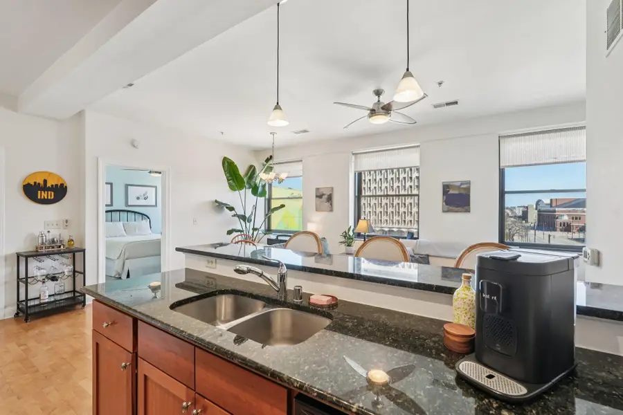 606 W Wisconsin Ave, Milwaukee, WI 53203 - #3