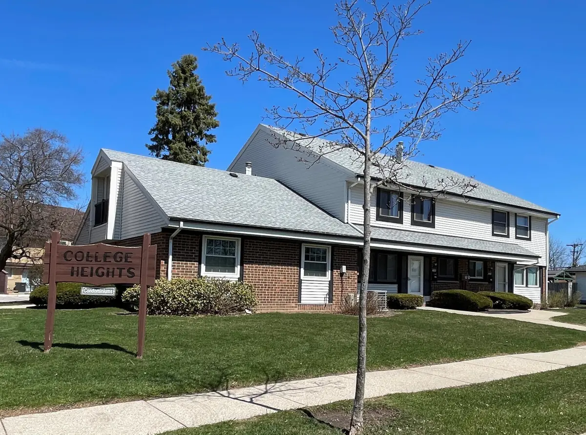 1906 W Salem St, Milwaukee, WI 53221 - #1