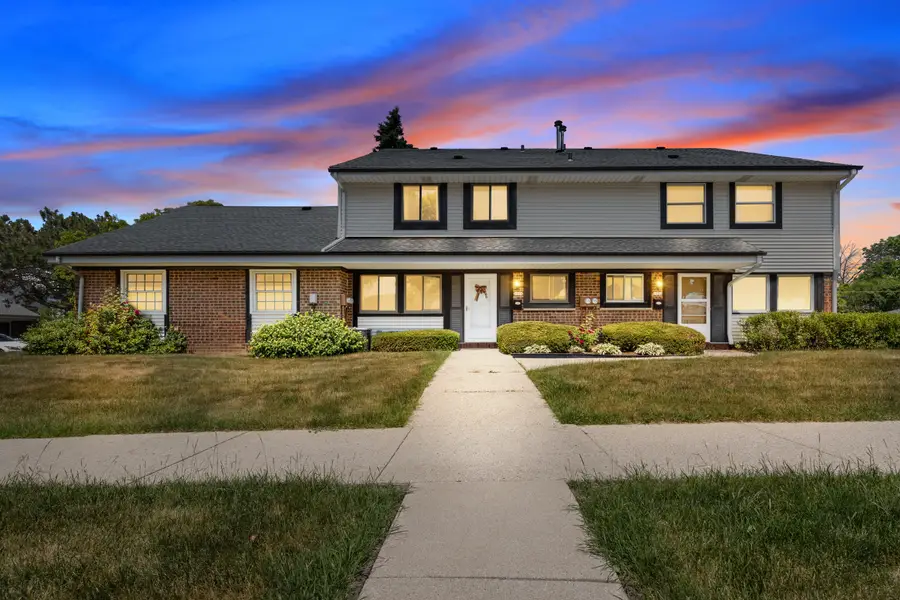 1906 W Salem St, Milwaukee, WI 53221 - #2