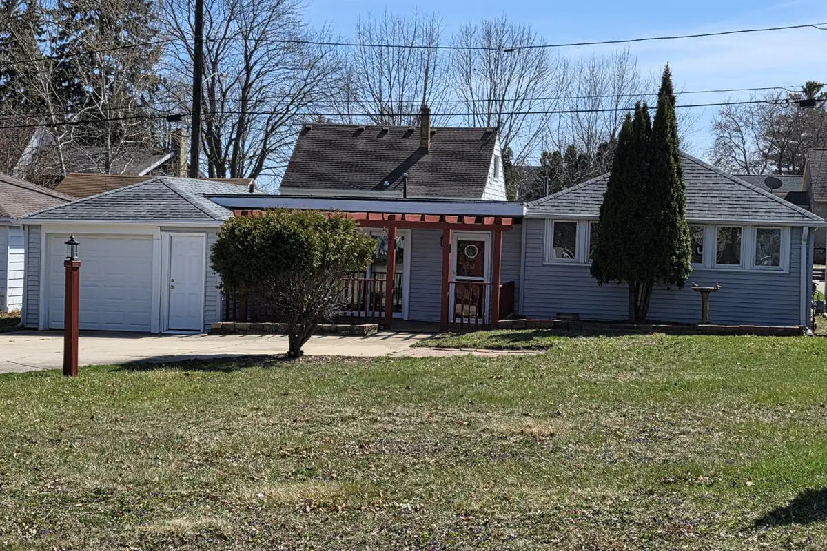 1715 Rawson Ave, South Milwaukee, WI 53172 - #1