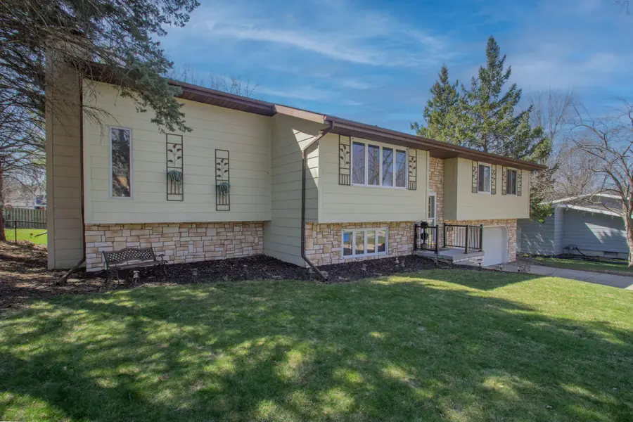 1063 Kiewert St, Watertown, WI 53098 - #2