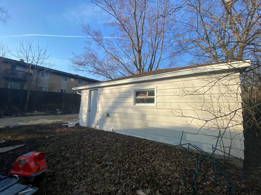 8621 N Granville Rd, Milwaukee, WI 53224 - #3