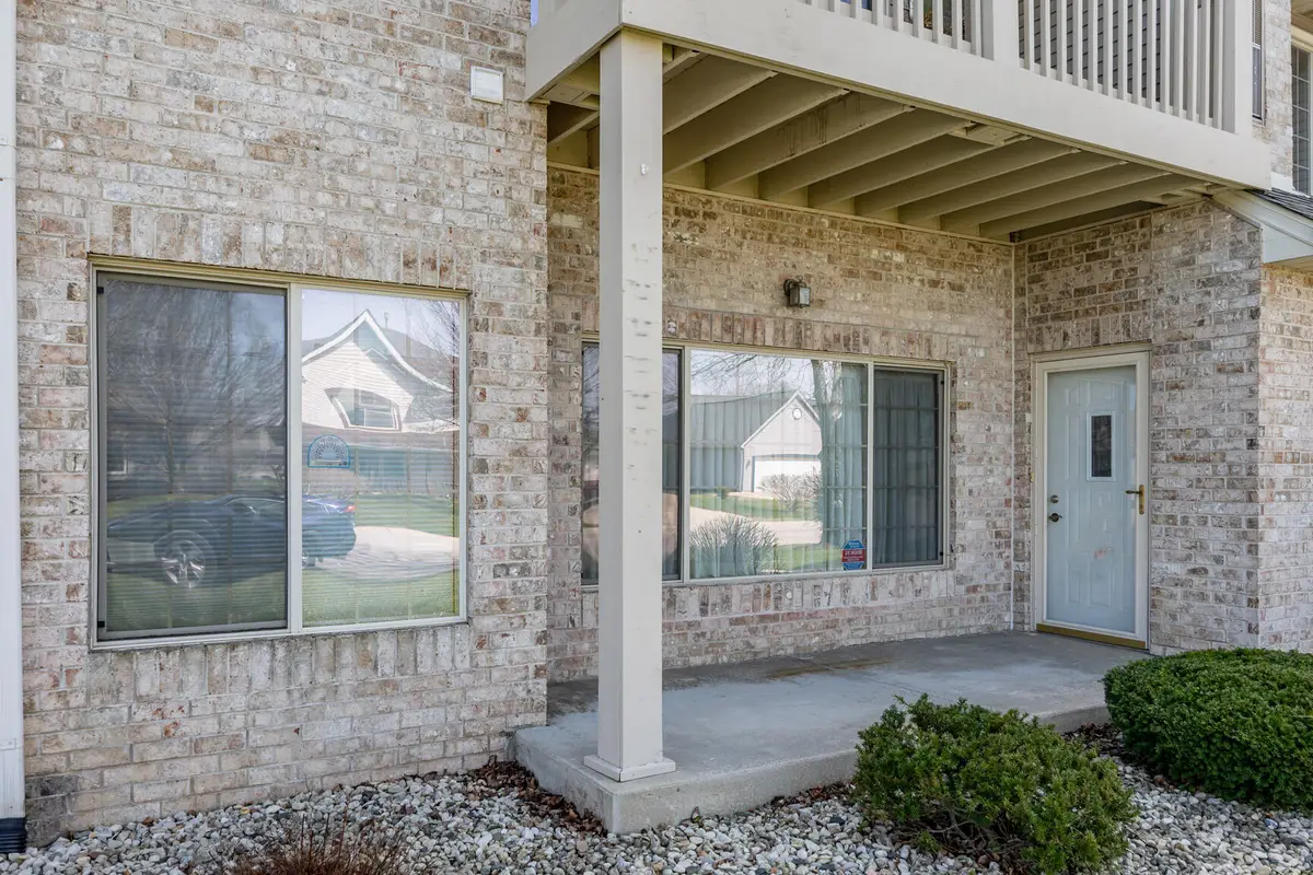 6615 Spring Hill Dr, Mount Pleasant, WI 53406 - #1