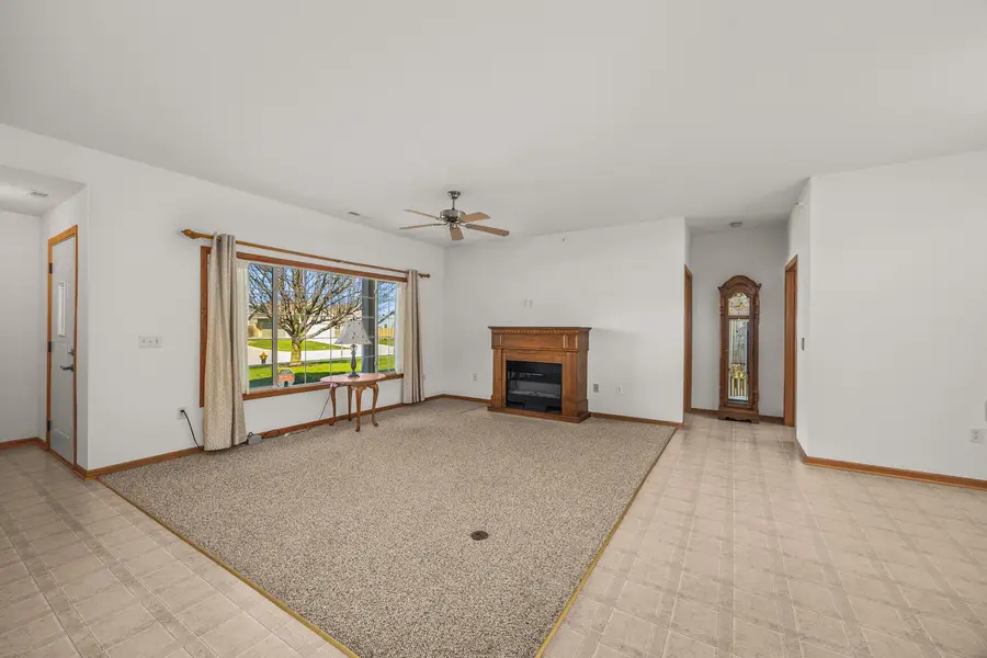 6615 Spring Hill Dr, Mount Pleasant, WI 53406 - #3