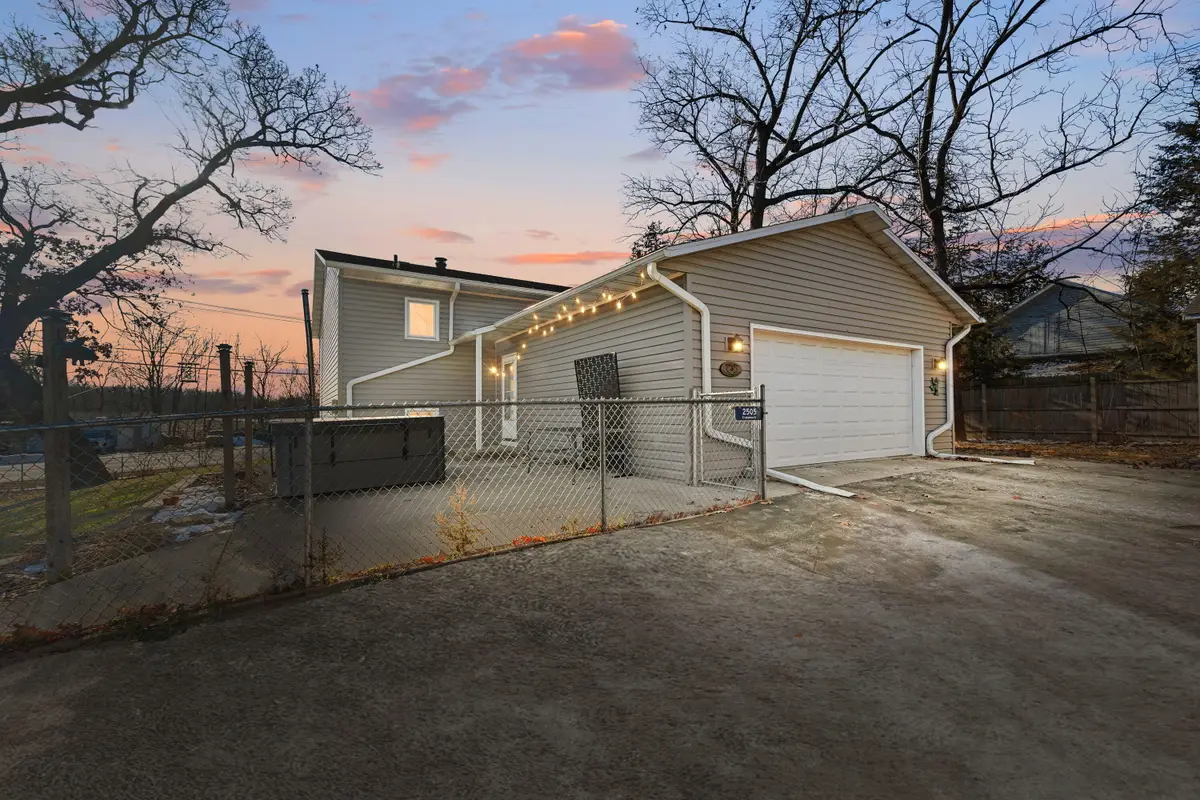 2505 E Lakeshore Dr, Twin Lakes, WI 53181 - #1