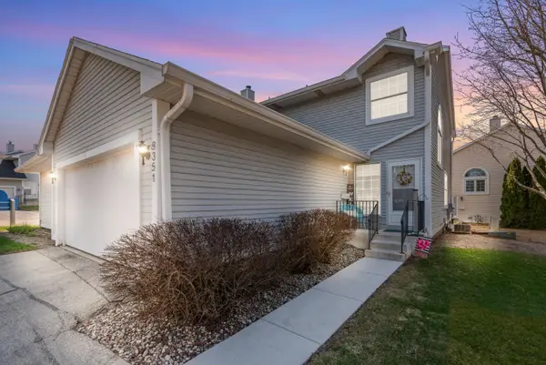 8351 S 76th St, Franklin, WI 53132