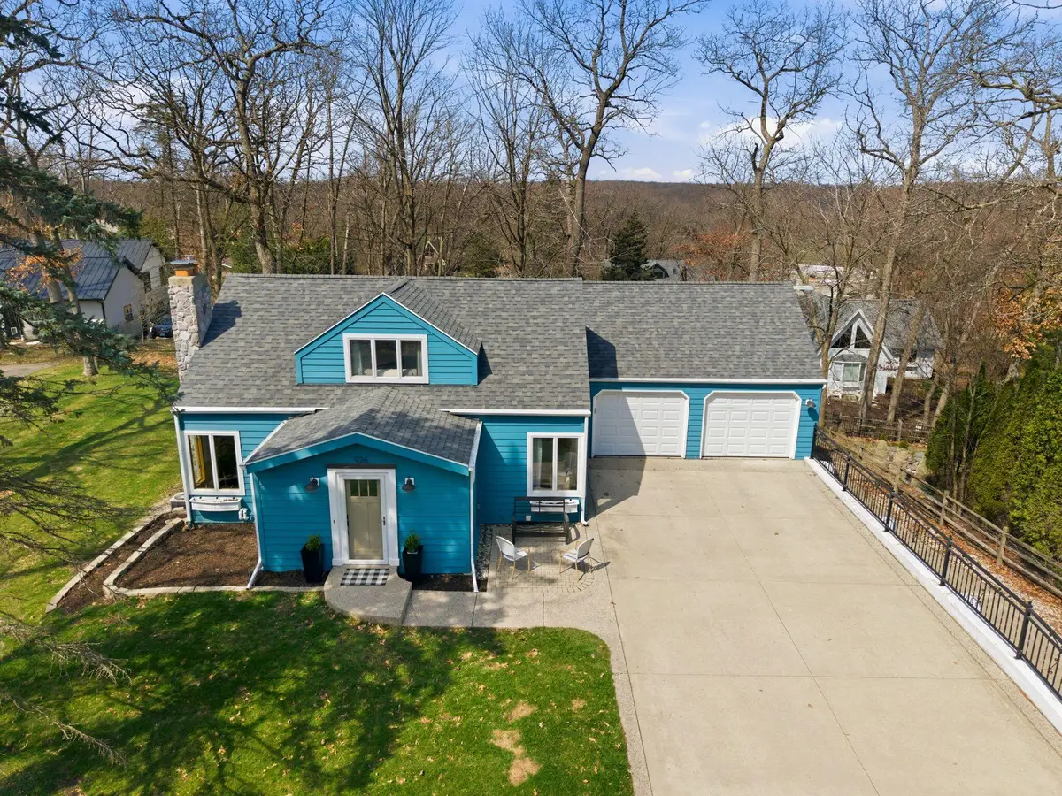 926 Sauganash Dr, Fontana, WI 53125 - #1