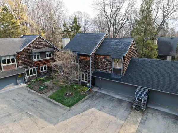 78 Woodfield Ct, Wind Point, WI 53402