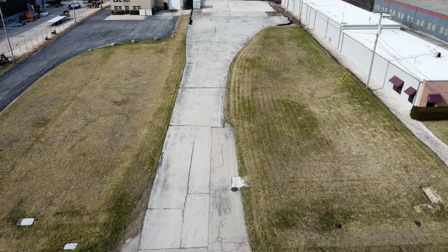 N57W13366 Carmen Ave, Menomonee Falls, WI 53051 - #2