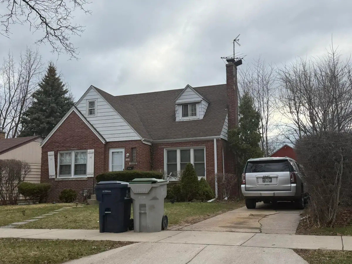 5444 N 52nd St, Milwaukee, WI 53218 - #1