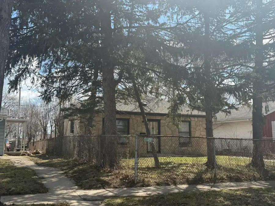 5858 N 80th St, Milwaukee, WI 53218 - #3