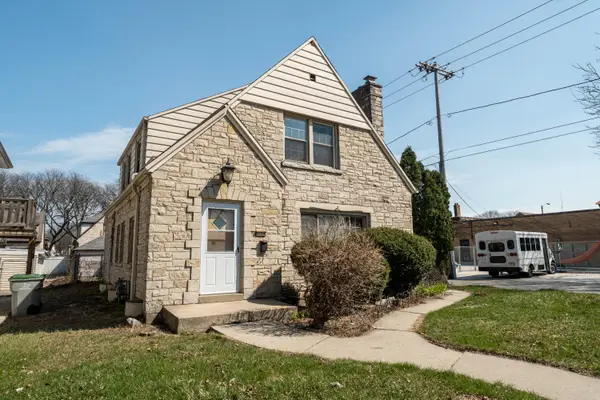 3120 N 56th St, Milwaukee, WI 53216