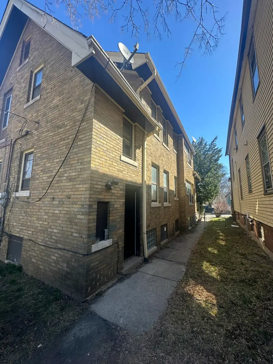 3717-3719 N Port Washington Ave, Milwaukee, WI 53212 - #2