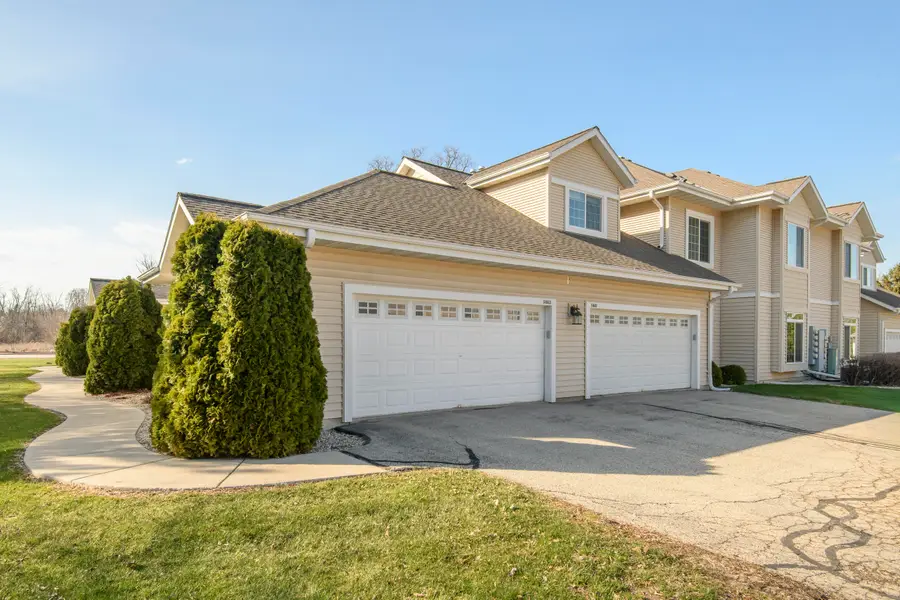 W397N5883 Autumn Woods Dr, Oconomowoc, WI 53066 - #2