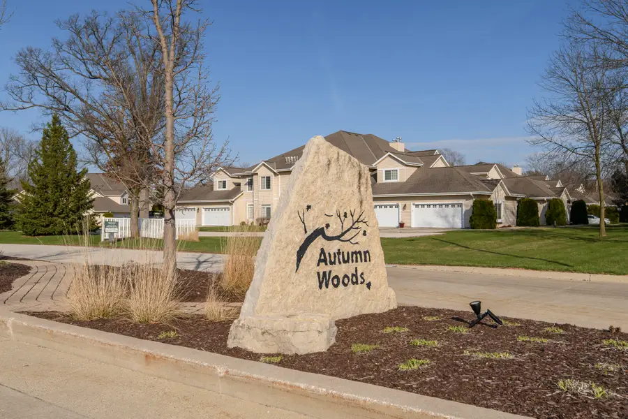W397N5883 Autumn Woods Dr, Oconomowoc, WI 53066 - #3