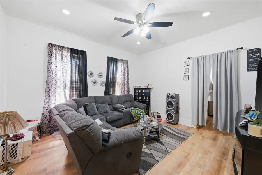 3459 N 8th St, Milwaukee, WI 53206 - #3