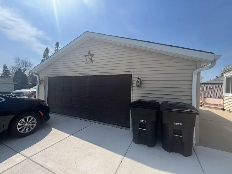 3701 W Bridge St, Greenfield, WI 53221 - #3