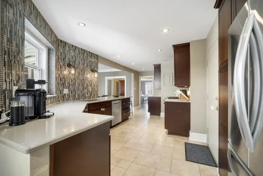 2230 E Bradford Ave, Milwaukee, WI 53211 - #2