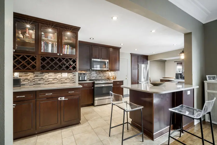 2230 E Bradford Ave, Milwaukee, WI 53211 - #3