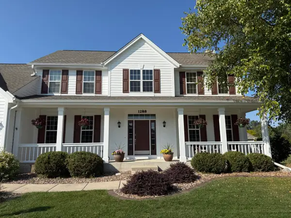 1288 Northview Dr, Oconomowoc, WI 53066